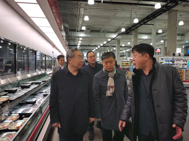 2023年12月19日至21日，刘敬桢一行在韩国本地Cosco超市现场调查大象集团产品渠路建设及韩国民生健康产品发展等情况。.jpg