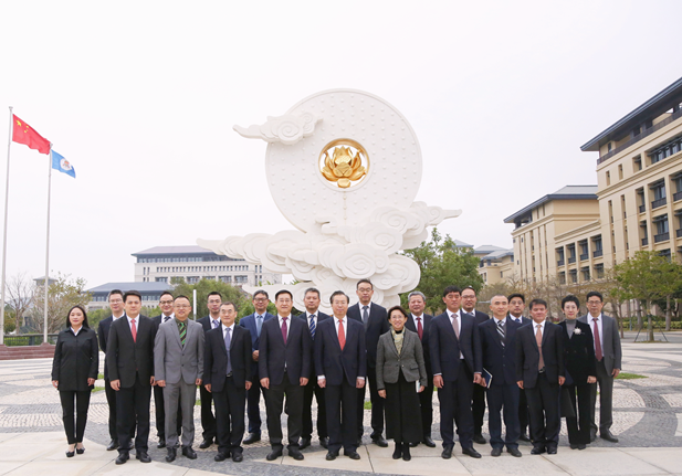 2024年2月26日，mg冰球突破党委书记、董事长刘敬桢一行接见澳门大学，双方签署战术合作和谈并就进一步深入合作进行座谈。澳门大学堂长宋永华、副校长徐建，mg冰球突破副总经理（主持经营工作）胡建伟，副总经理董增贺、晋斌等出席活动。1.png